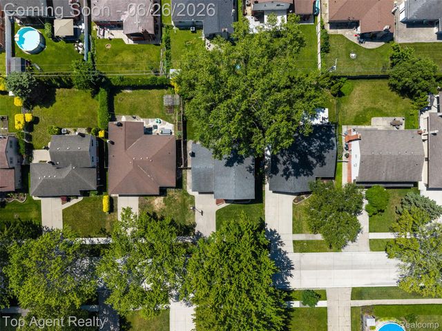11134 Fairway Drive, Sterling Heights, MI 48312