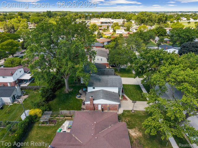 11134 Fairway Drive, Sterling Heights, MI 48312