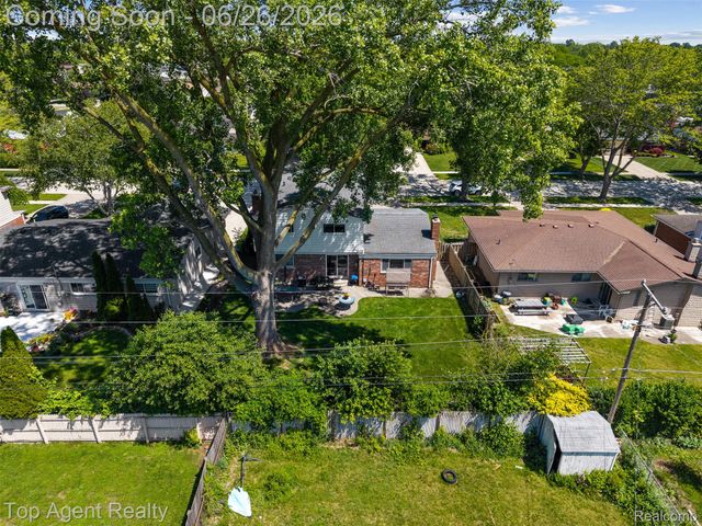 11134 Fairway Drive, Sterling Heights, MI 48312