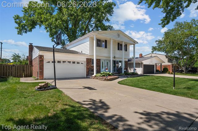 11134 Fairway Drive, Sterling Heights, MI 48312