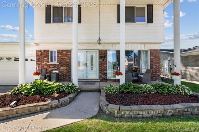 11134 Fairway Drive, Sterling Heights, MI 48312
