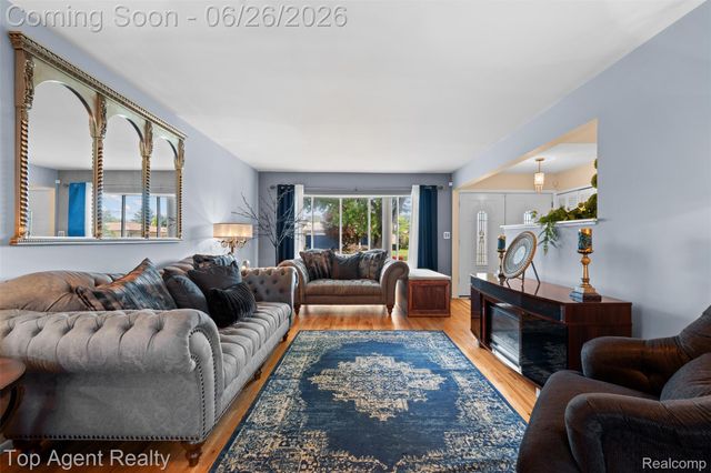 11134 Fairway Drive, Sterling Heights, MI 48312