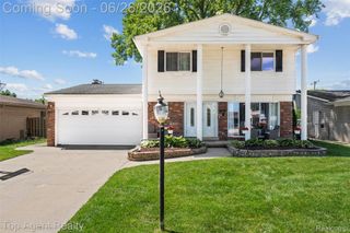 11134 Fairway Drive, Sterling Heights, MI 48312