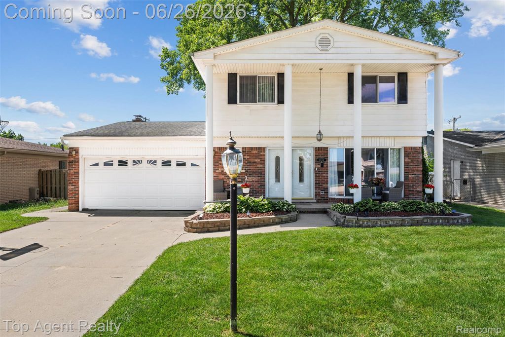 11134 Fairway Drive, Sterling Heights, MI 48312