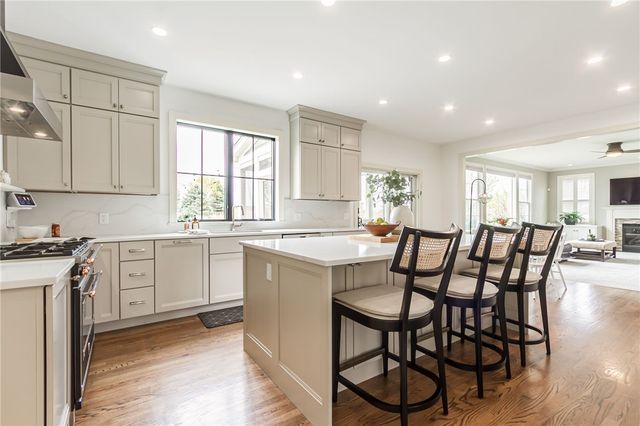 18 Turning Leaf Drive, Pittsford, NY 14534
