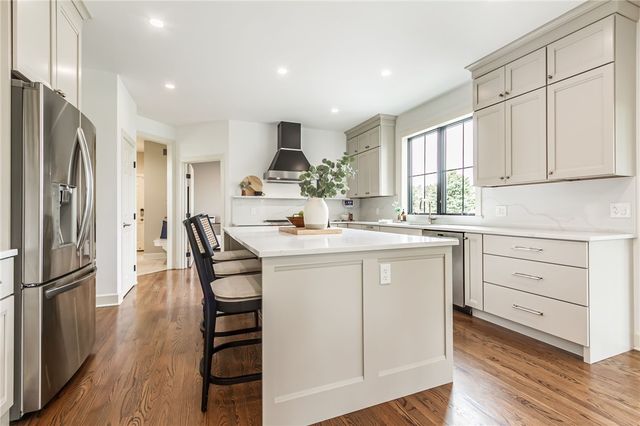 18 Turning Leaf Drive, Pittsford, NY 14534