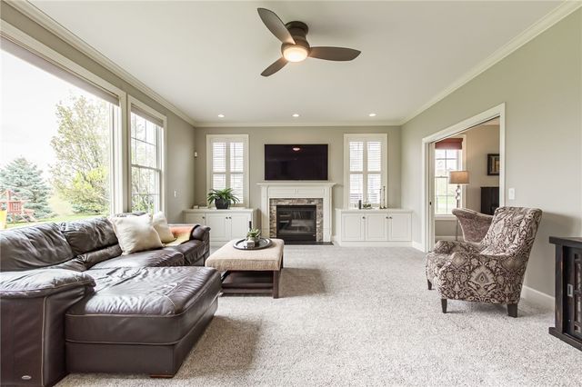 18 Turning Leaf Drive, Pittsford, NY 14534