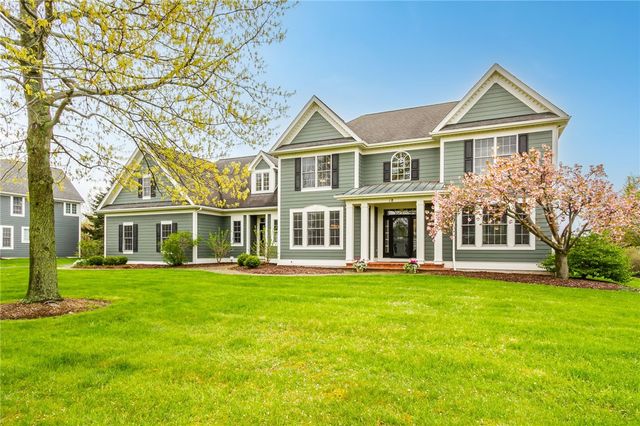 18 Turning Leaf Drive, Pittsford, NY 14534