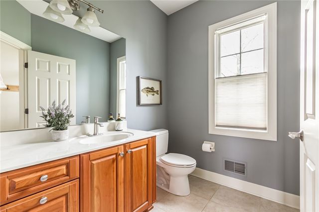 18 Turning Leaf Drive, Pittsford, NY 14534
