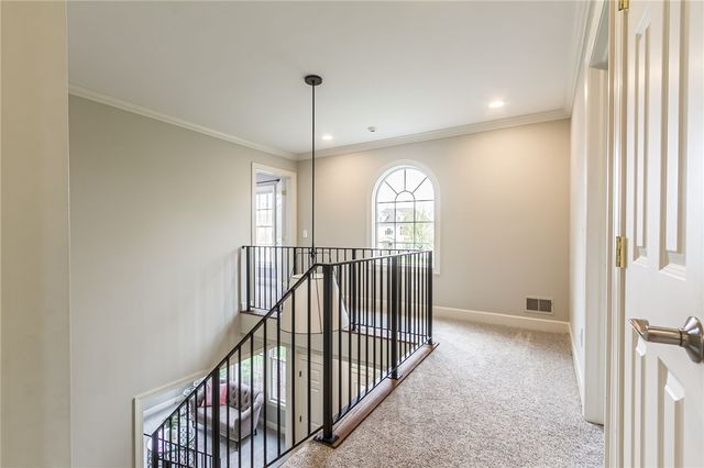 18 Turning Leaf Drive, Pittsford, NY 14534