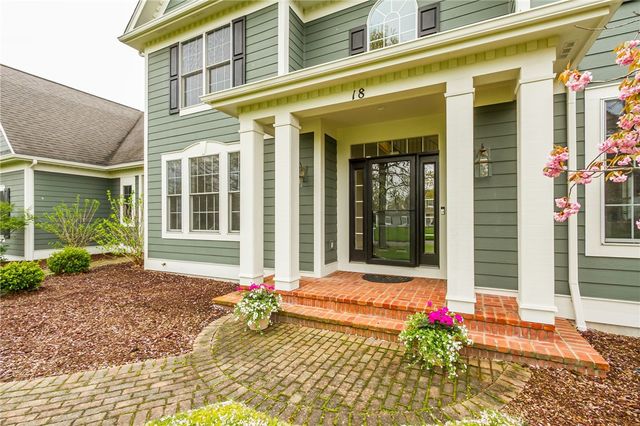 18 Turning Leaf Drive, Pittsford, NY 14534
