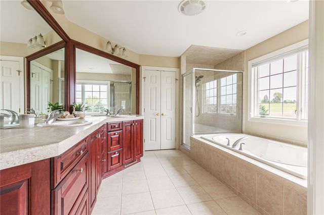18 Turning Leaf Drive, Pittsford, NY 14534