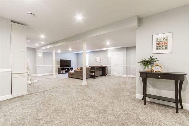 18 Turning Leaf Drive, Pittsford, NY 14534