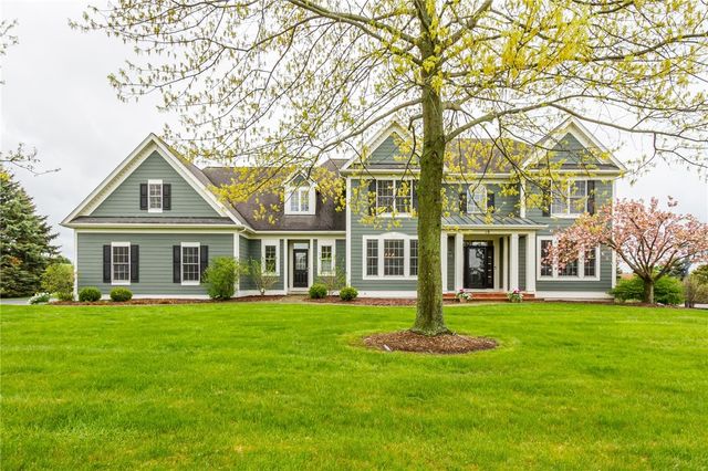 18 Turning Leaf Drive, Pittsford, NY 14534