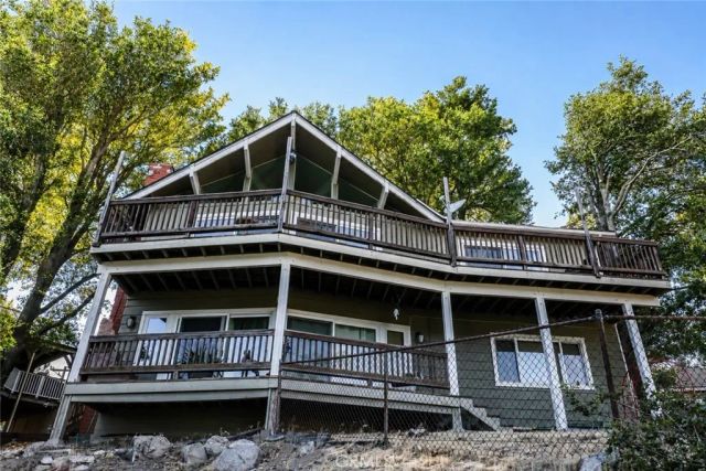 24340 Wabern, Crestline, CA 92325