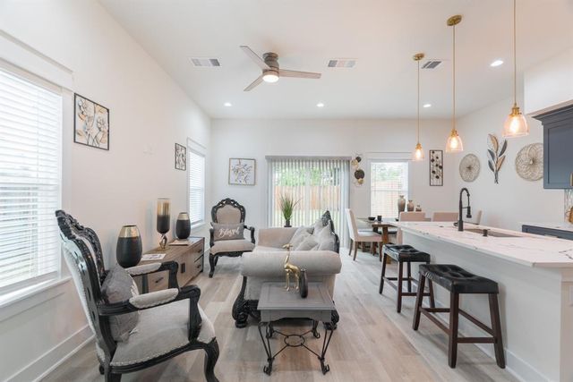 890 Lucky Street A, Houston, TX 77088