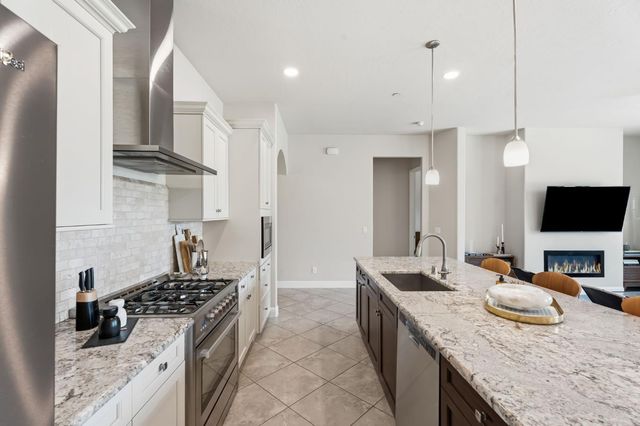 1850 E Green Sage Avenue, Fresno, CA 93730