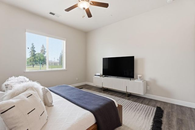 1850 E Green Sage Avenue, Fresno, CA 93730