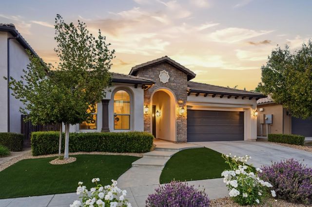 1850 E Green Sage Avenue, Fresno, CA 93730