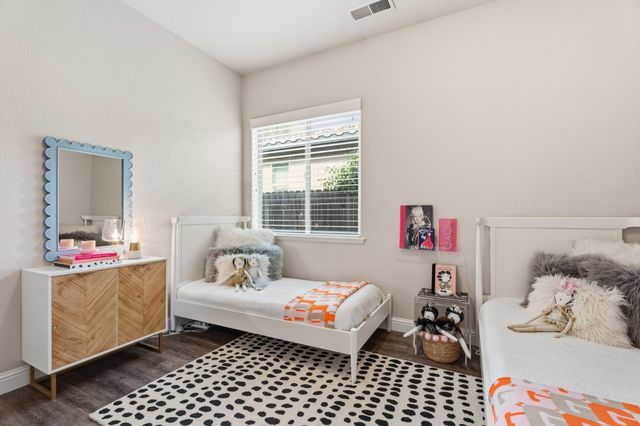 1850 E Green Sage Avenue, Fresno, CA 93730