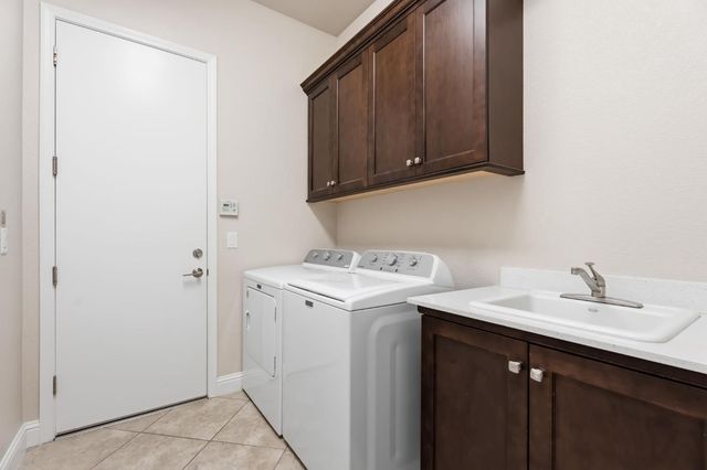 1850 E Green Sage Avenue, Fresno, CA 93730