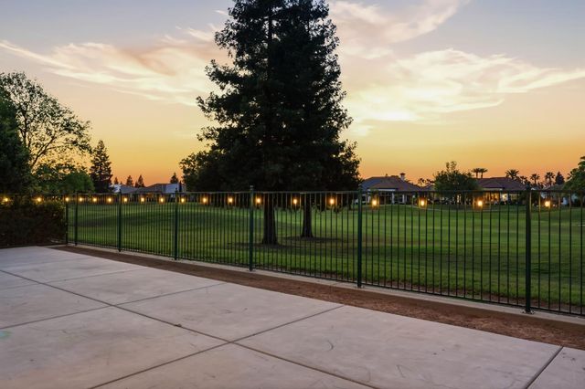 1850 E Green Sage Avenue, Fresno, CA 93730