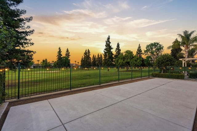 1850 E Green Sage Avenue, Fresno, CA 93730