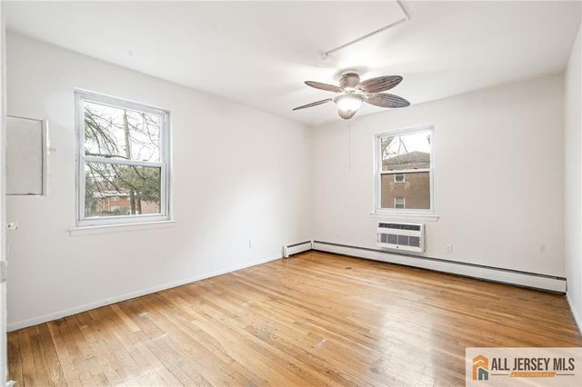 15 York Drive 2A, Edison, NJ 08817