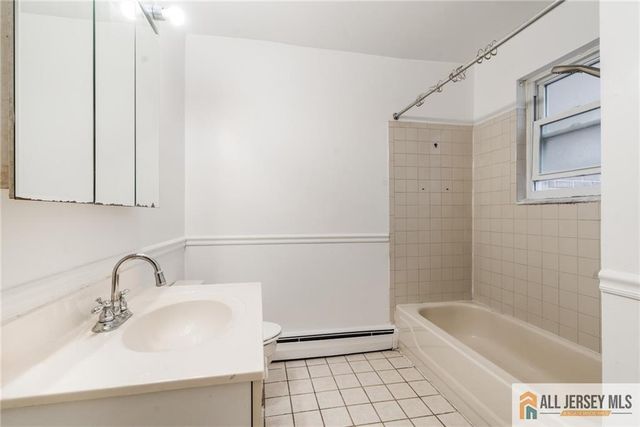 15 York Drive 2A, Edison, NJ 08817