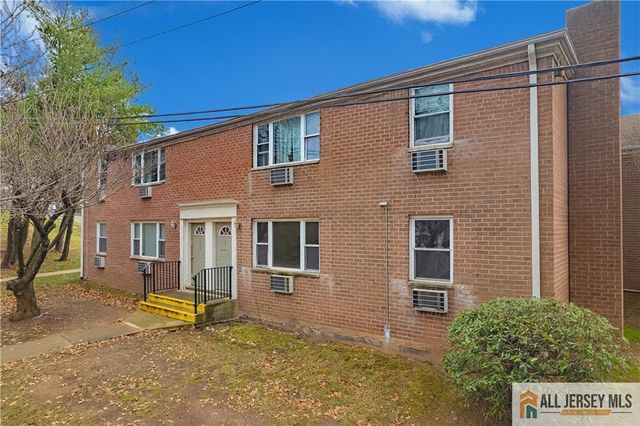 15 York Drive 2A, Edison, NJ 08817