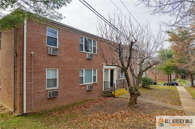 15 York Drive 2A, Edison, NJ 08817