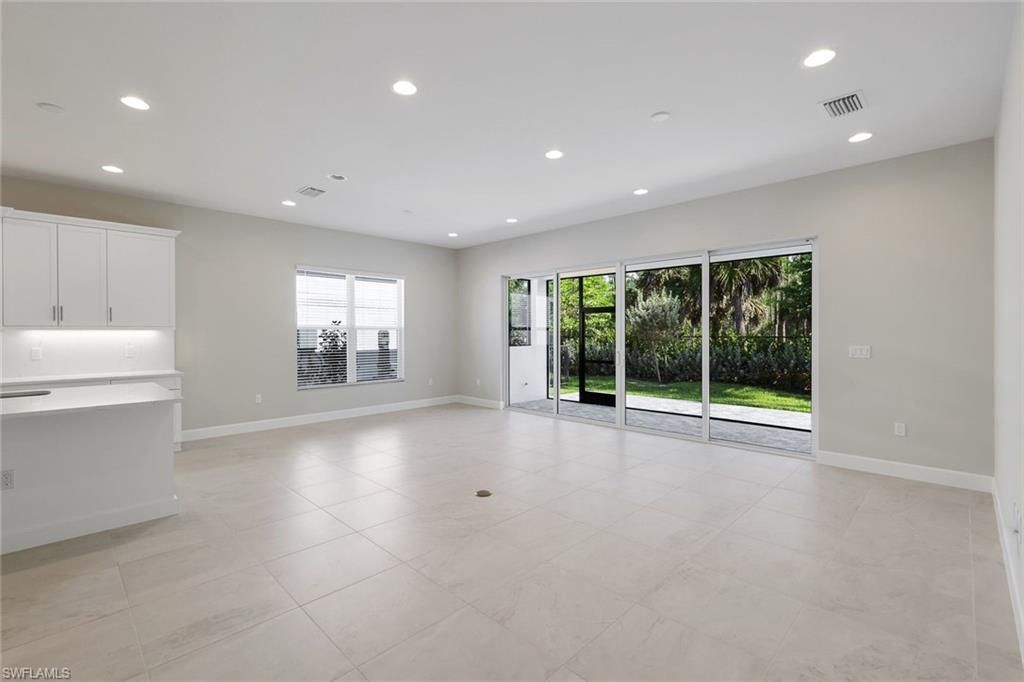 2565 Kingfisher DR, NAPLES, FL 34112 — photo 4