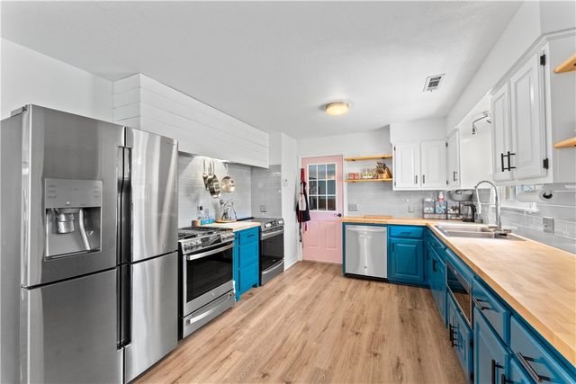 678 N Cato Springs Road, Fayetteville, AR 72701