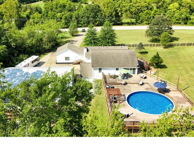 678 N Cato Springs Road, Fayetteville, AR 72701