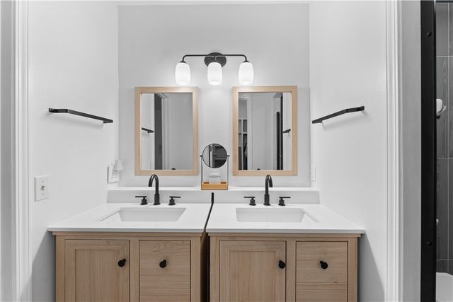 678 N Cato Springs Road, Fayetteville, AR 72701