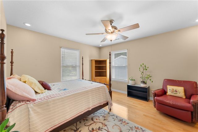 678 N Cato Springs Road, Fayetteville, AR 72701