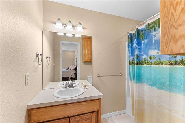 678 N Cato Springs Road, Fayetteville, AR 72701