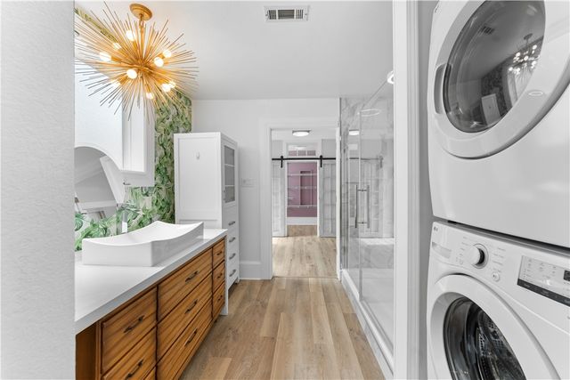 678 N Cato Springs Road, Fayetteville, AR 72701