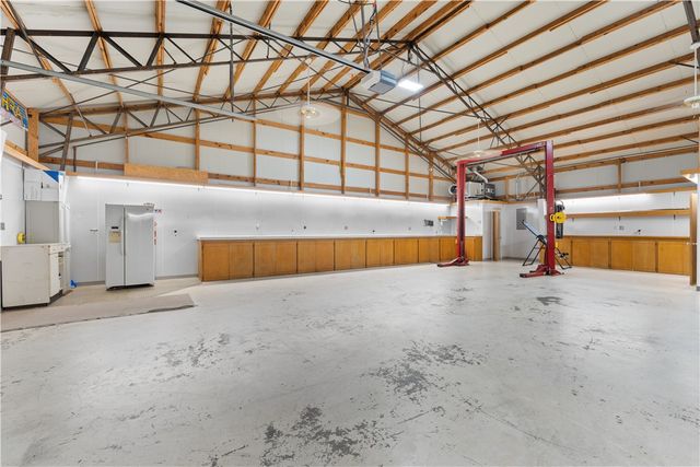 678 N Cato Springs Road, Fayetteville, AR 72701