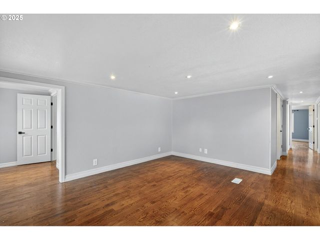 681 Sw CONCORD Way, Beaverton, OR 97006