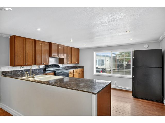 681 Sw CONCORD Way, Beaverton, OR 97006