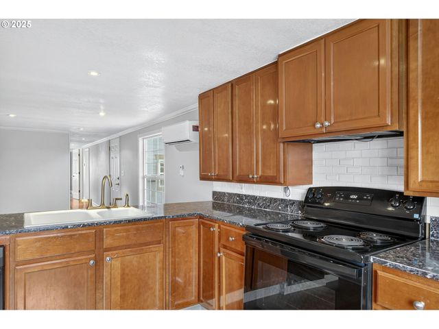 681 Sw CONCORD Way, Beaverton, OR 97006