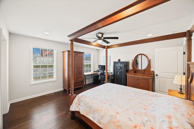 450 Golden Cir, Cookeville, TN 38506