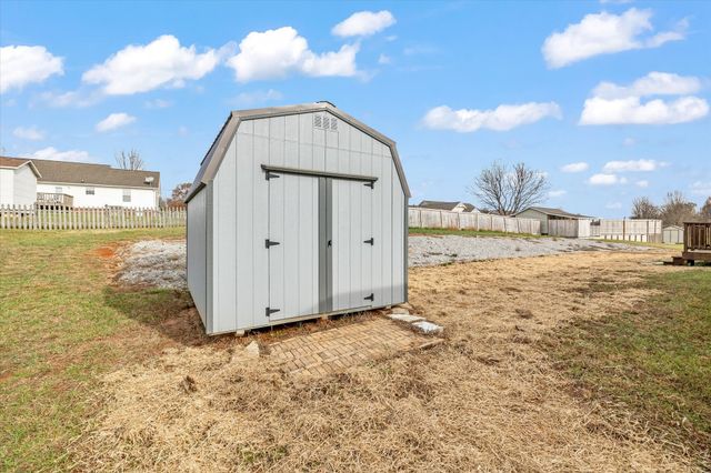 450 Golden Cir, Cookeville, TN 38506