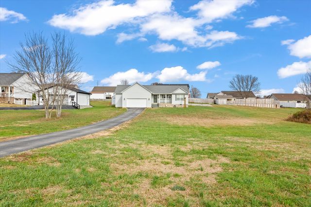 450 Golden Cir, Cookeville, TN 38506