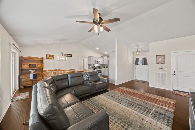 450 Golden Cir, Cookeville, TN 38506