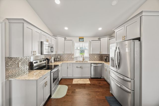 450 Golden Cir, Cookeville, TN 38506