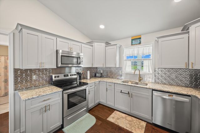 450 Golden Cir, Cookeville, TN 38506