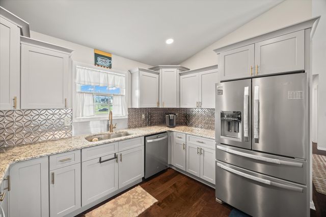 450 Golden Cir, Cookeville, TN 38506