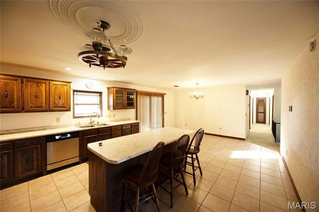 34 Missouri Lane, Perryville, MO 63775